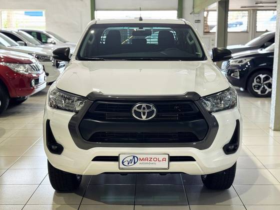 TOYOTA HILUX 2.8 D-4D TURBO DIESEL CD SR 4X4 AUTOMÁTICO TOYOTA HILUX 2.8 D-4D TURBO DIESEL CD SR 4X4 AUTOMÁTICO